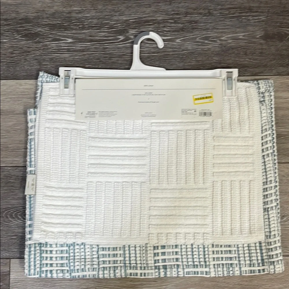 Threshold White and Blue Geometric Bath Mat